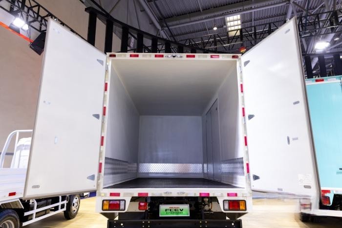 第二十五屆重慶車展:慶鈴氫燃料電池車助力用戶開啟氫未來