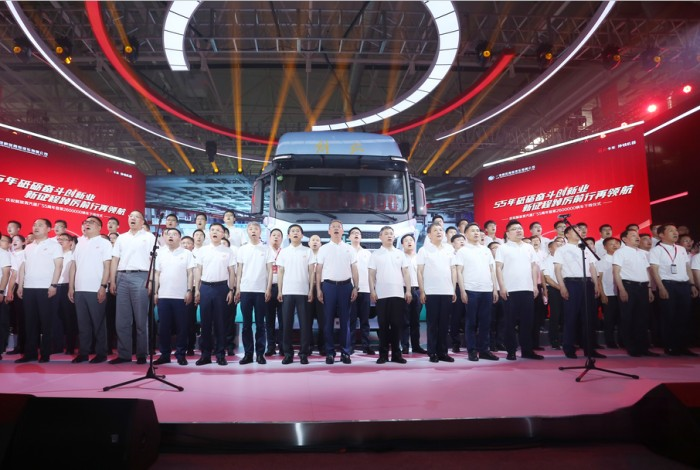 慶祝解放青汽建廠55周年暨第2600000輛車下線儀式隆重舉行