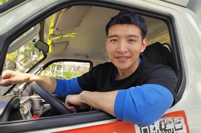 從送外賣到送貨物,王俊熹選擇與祥菱M2并肩奮斗