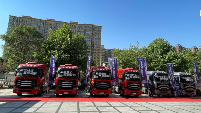 中國重汽再贏2023上半年重卡銷量雙冠王 穩(wěn)居行業(yè)第一