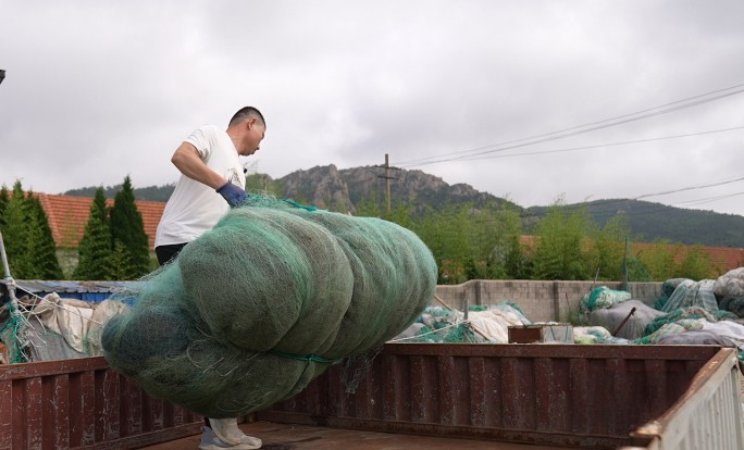 海岸線上的精靈 慶鈴為劉明明的工作添彩!
