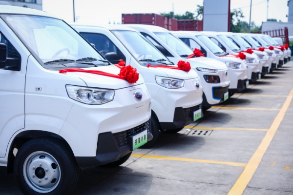 開瑞江豚&小象亮相嘉興 行業首創“30分鐘快保”賦能司機創富