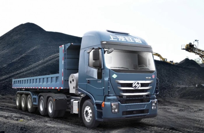 靠譜搭檔，紅巖杰獅C6 LNG牽引車技能拉滿