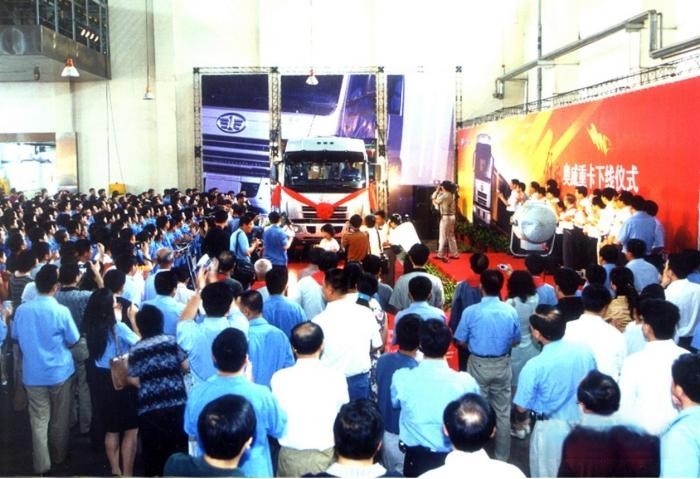 從學(xué)習(xí)模仿到全面自主-解放第五代產(chǎn)品奧威榮譽(yù)史