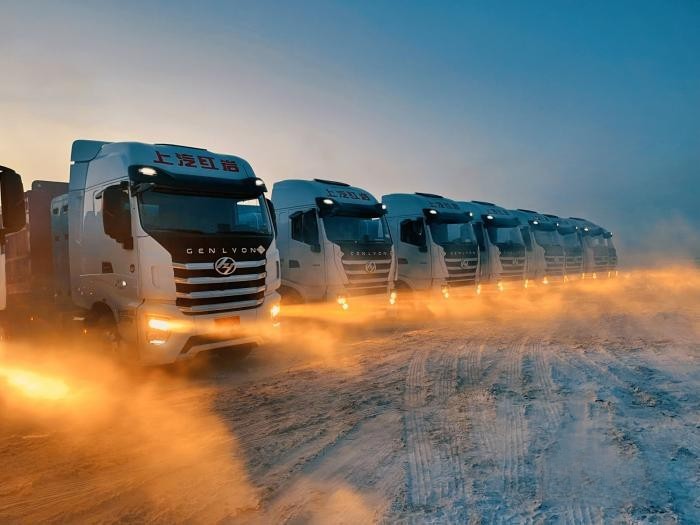 上汽紅巖CNG重卡燒氣不費跑車不貴?來聽聽新疆卡友怎么說