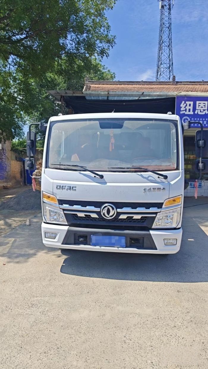 卡友兄弟說 家人作伴、朋友相隨,這樣的幸福與東風多利卡超能有關