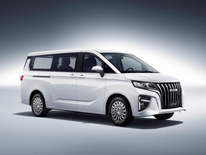 為奮斗者代言 北汽制造創富雙子星8AT超值上市!