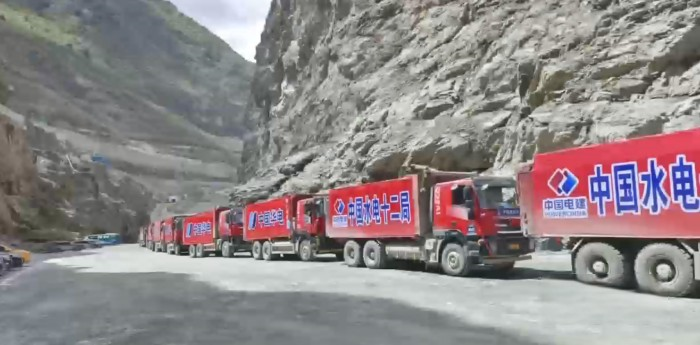 工程運輸驗品質 上汽紅巖自卸車硬核實力助基建