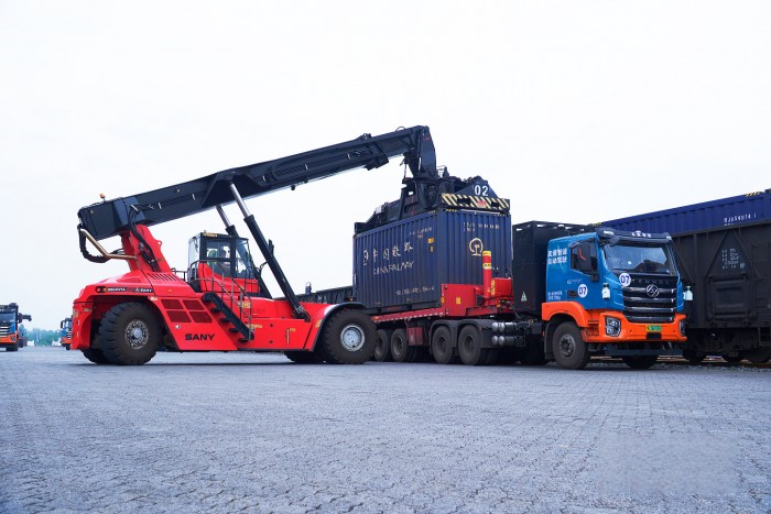 實力出圈！5G+L4級純電智能重卡 鋼廠低碳減排好幫手