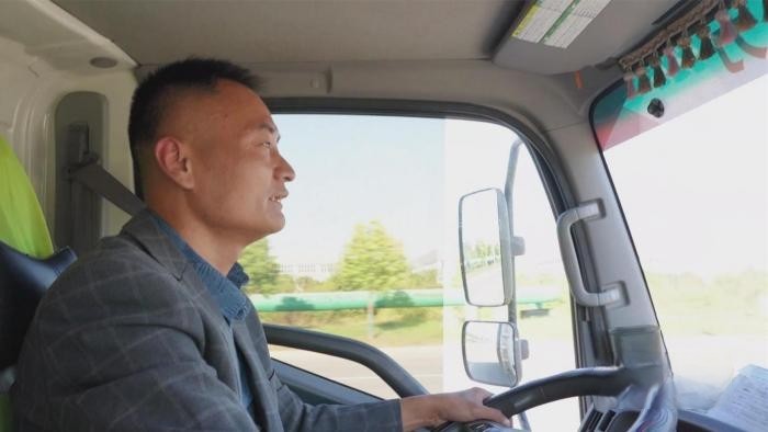 是老板更是老大哥,他用47臺江淮1卡帥鈴和兄弟們一起創(chuàng)造幸福