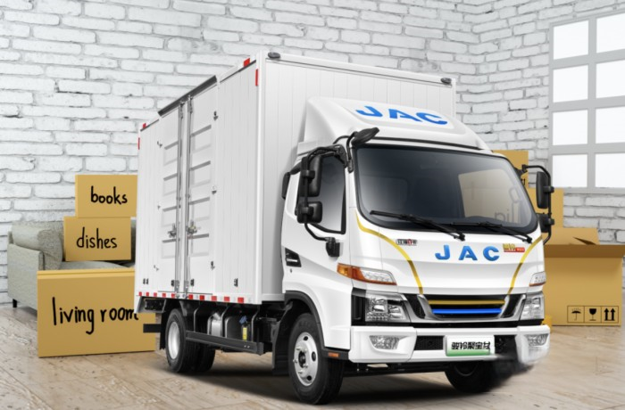 三駕馬車戰略引領,江淮1卡油混電新品即將奔騰來襲!