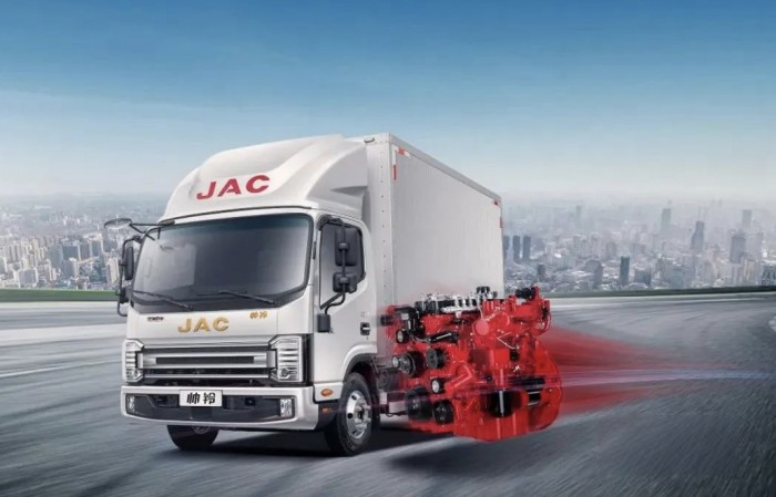 三駕馬車戰略引領,江淮1卡油混電新品即將奔騰來襲!