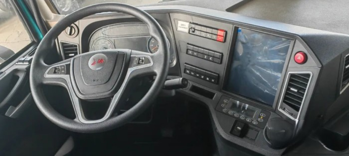 同為牽引車，你選“跑的遠(yuǎn)”還是“拉的多”？