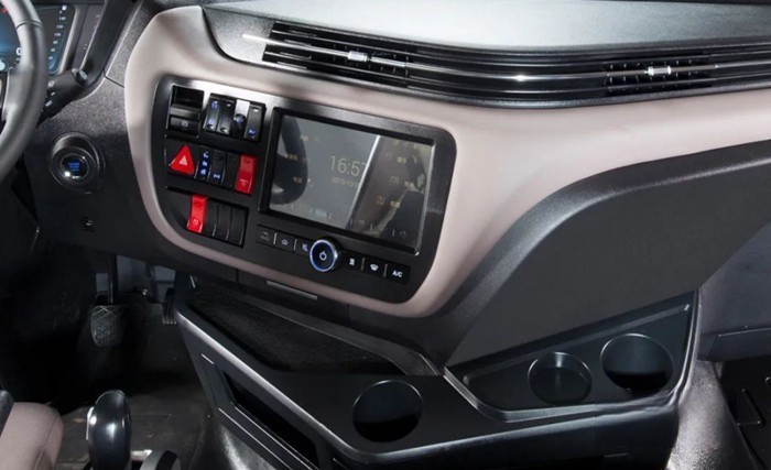 醬香拿鐵VS大運(yùn)V9 財(cái)富的密碼何在?