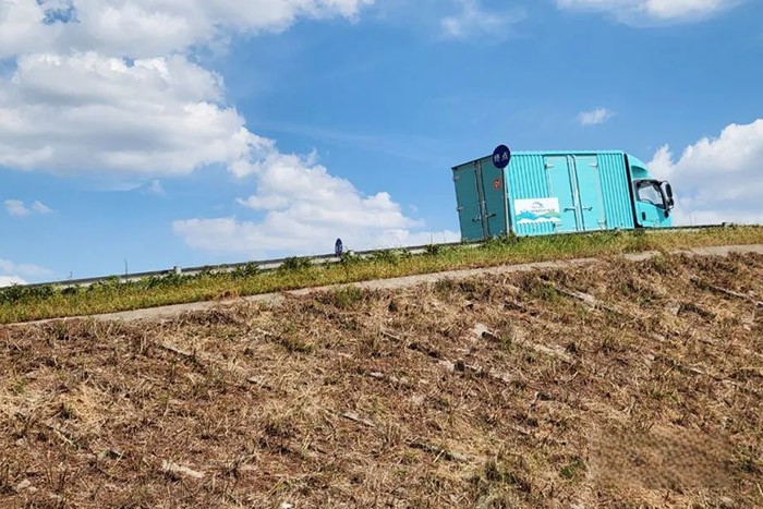 慶鈴EVM600純電動輕卡，一舉奪獲輕型貨廂組（輕卡組）全能金獎、最佳節(jié)能能力獎、最佳續(xù)航能力獎、最佳動力性能獎、最佳制動性能獎五項大獎。