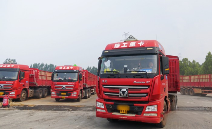 豪購60臺(tái)危化品牽引車 徐工汽車開展標(biāo)桿客戶走訪活動(dòng)