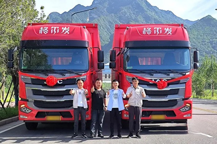 此次與車企大客戶簽訂120輛重卡戰(zhàn)略合作協(xié)議,也再次向市場證明了江淮重卡的卓越性能與高端品質(zhì)。