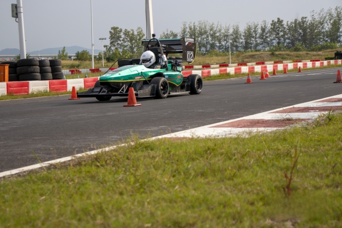 東風HUAT車隊再展風采 榮戰2023中國大學生方程式汽車大賽!