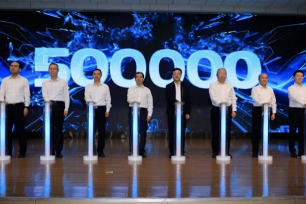 決勝未來的50萬戰(zhàn)略2.0戰(zhàn)役，時代汽車用哪幾張底牌？