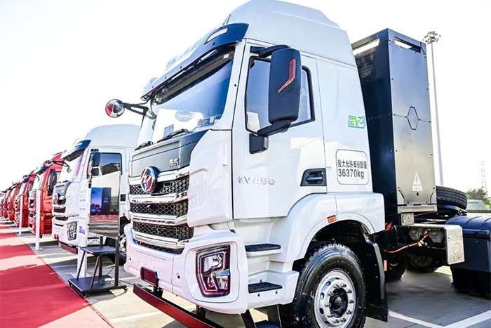 “極致能量回收”是上汽紅巖將新能源技術與智能化技術充分融合的典型案例之一,采用線性多檔位超級能量回收,以最高70%的回收率領先行業。