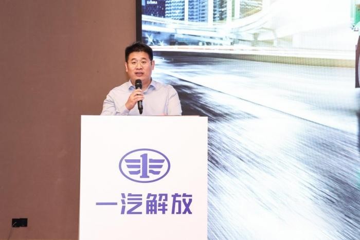 新品發布即上量 100臺解放JK6自卸交付用戶