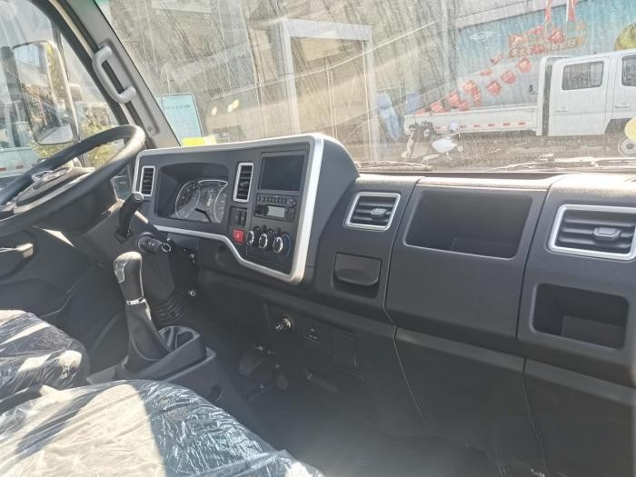 更長更寬更強 價格僅6.99萬 康鈴創富之星H3測評